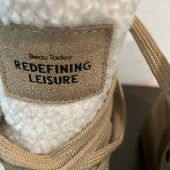 BEAU TODAY shearling/suede boots, camel color, platform bottom 35 EUC - Picture 4 of 7